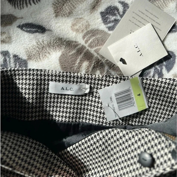 A.L.C Jupiter Houndstooth Ruffled Mini Skirt Size 4 New with Tags - Picture 9 of 9